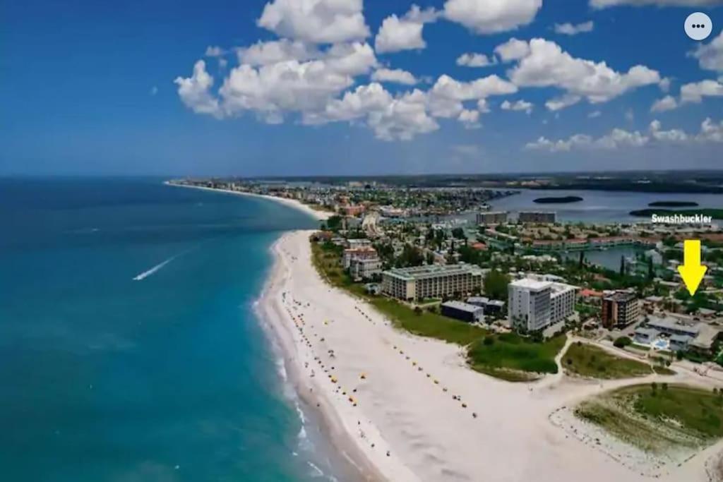 Private One-Bedroom 6 -Directly Across From Beach St. Pete Beach Exterior photo